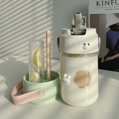 Convenient to carry plastic straw water cup 650ML