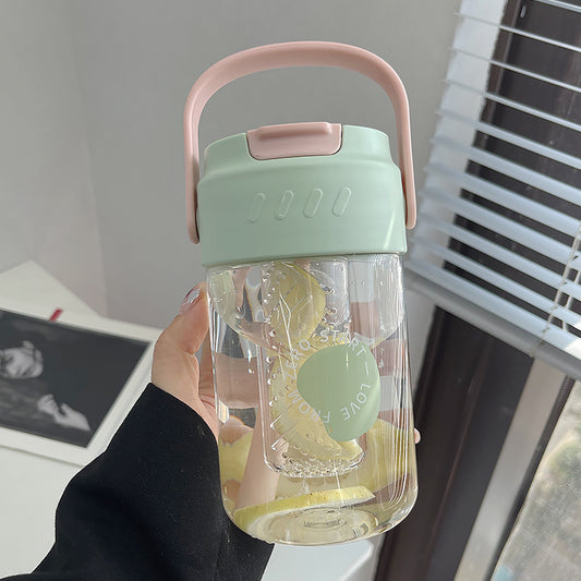 Convenient to carry plastic straw water cup 650ML