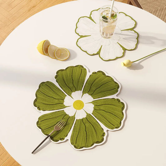 Set of 2 flower shaped placemats